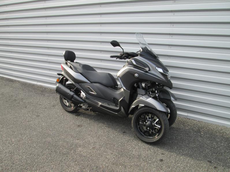 YAMAHA TRICITY 300