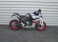 SUZUKI GSX-8R