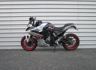 SUZUKI GSX-8R
